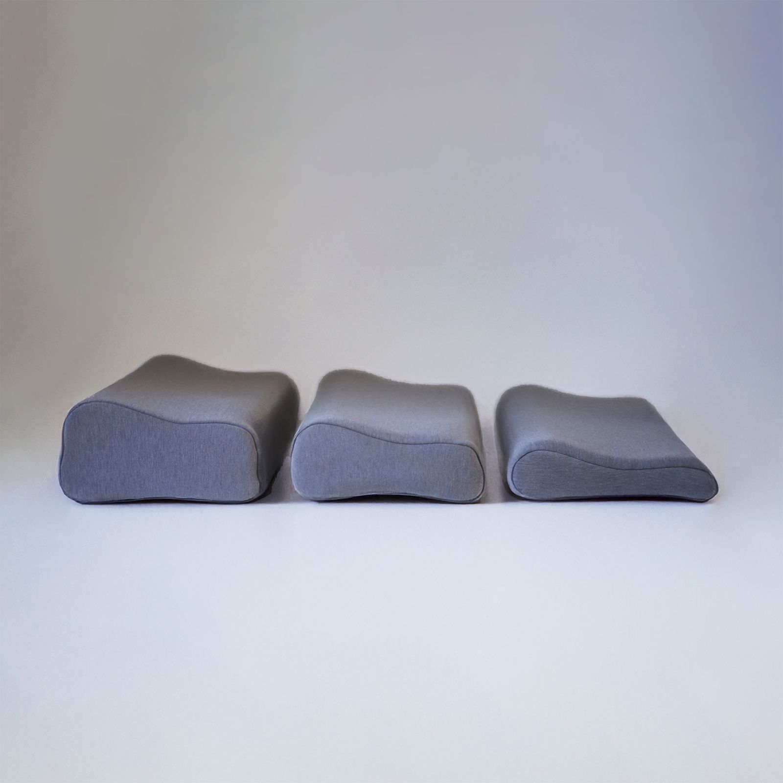 Bild mit drei vorkonfektionierten Nackenstützkissen bella®DeinNackenkissen